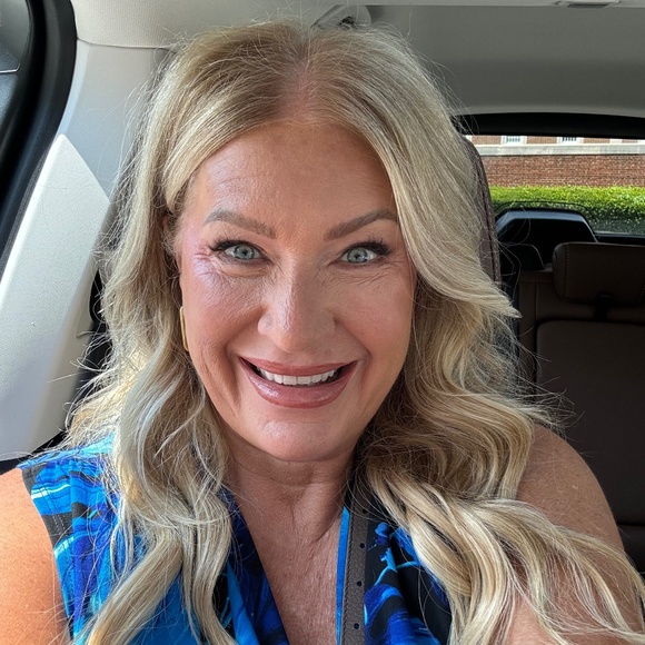 Meet your Posher, Tiffany - Picture 1 of 1